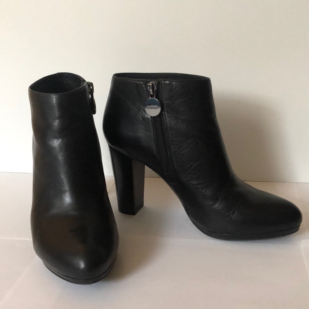 Geox black leather booties size 7